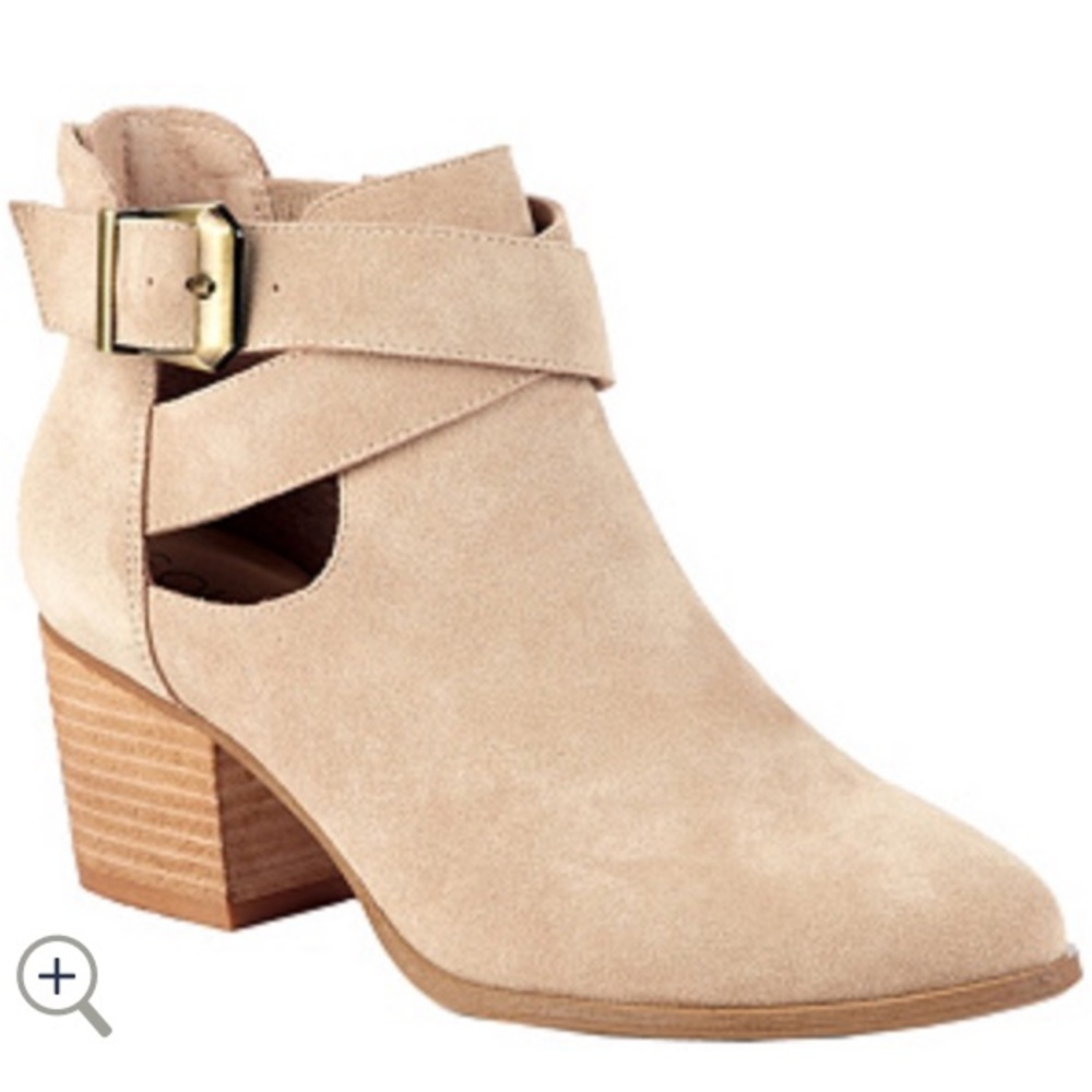 🔥SOLE/SOCIETY Tan Suede Cut Out Ankle Booties!